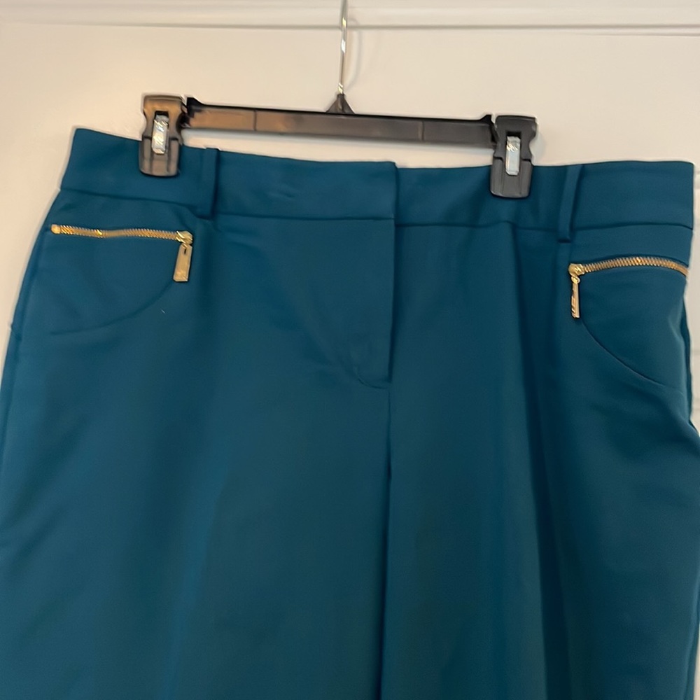 COPY - Like new condition Chaus size 14 silky smooth, stretch fabric top and bo… - Picture 2 of 10